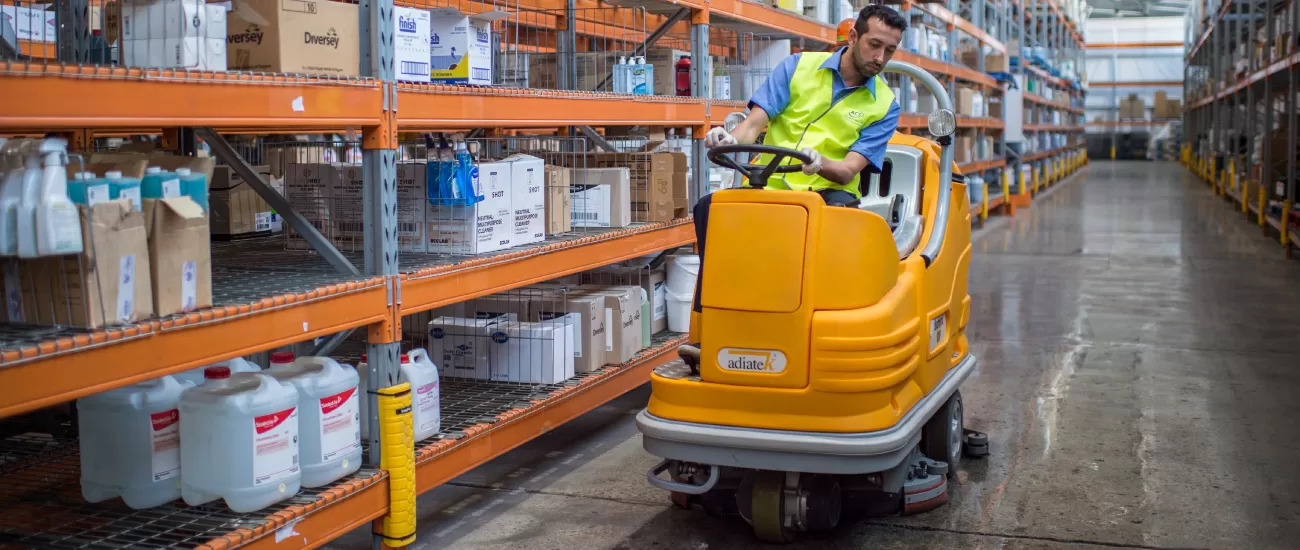 warehouse and distribution center cleaning